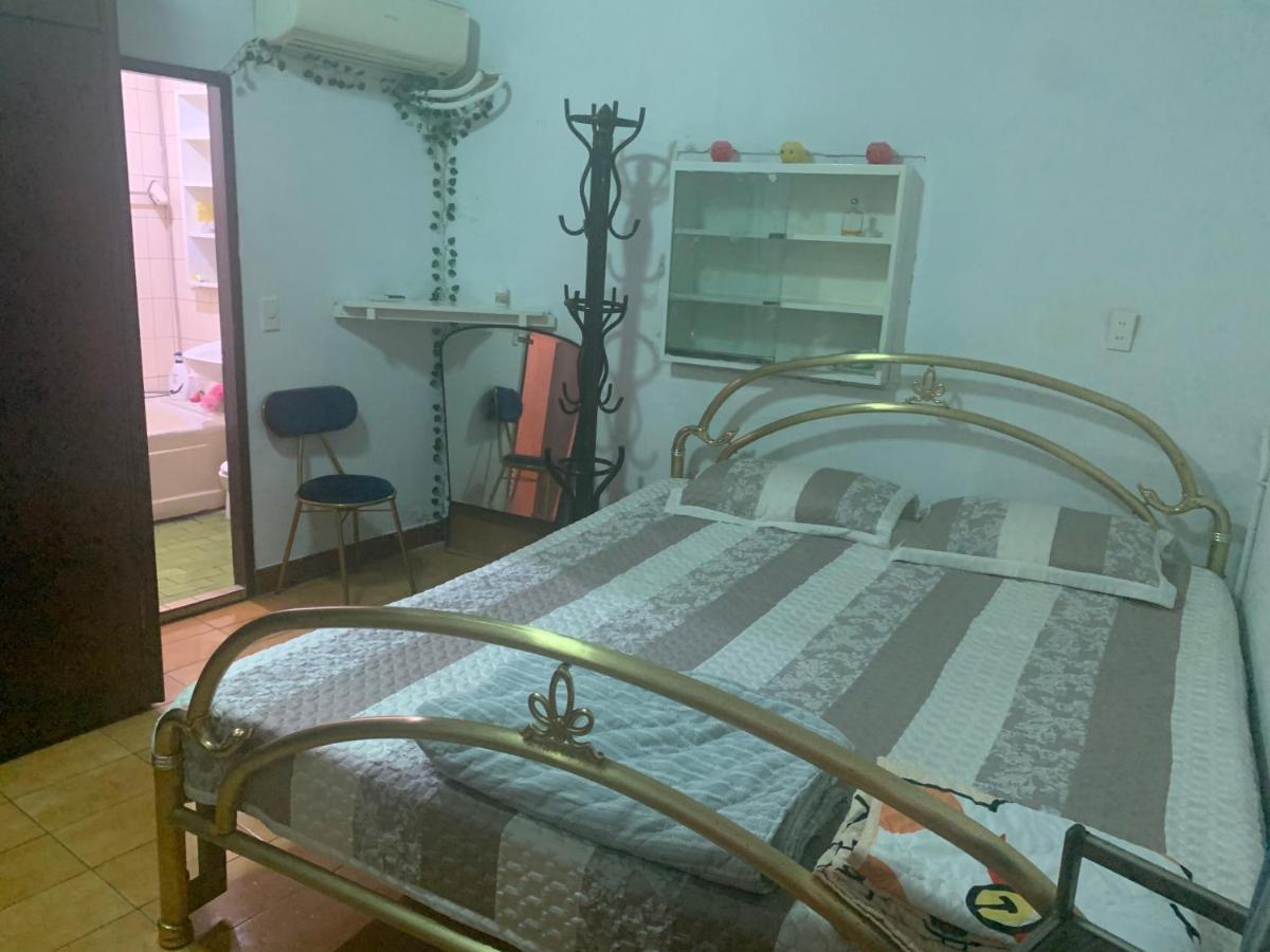 淡水老街歡樂便利民宿 Тамсуи Экстерьер фото