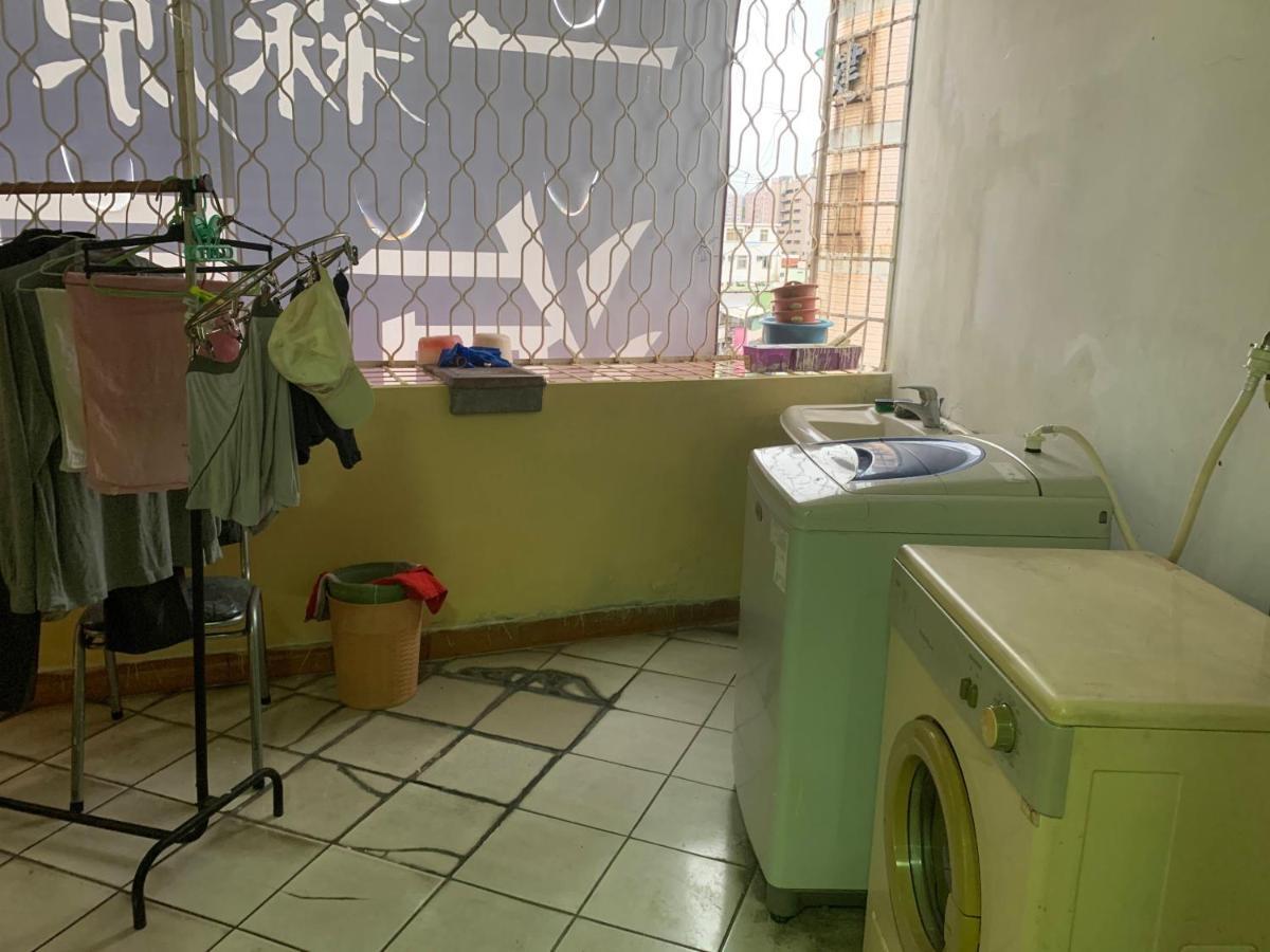 淡水老街歡樂便利民宿 Тамсуи Экстерьер фото